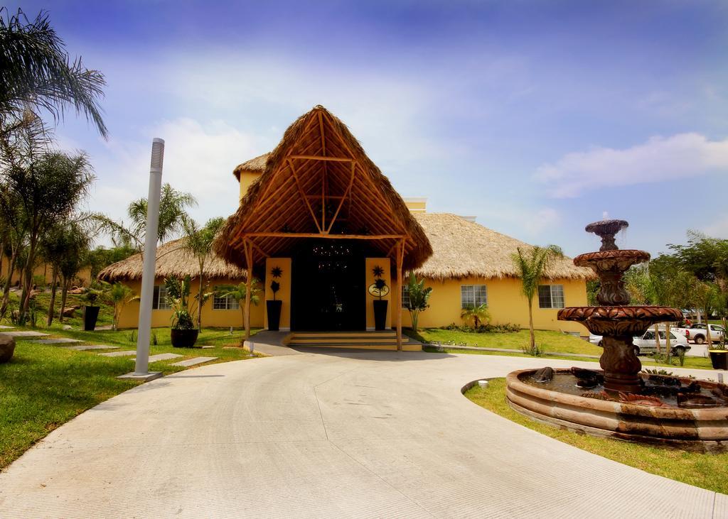 Zar Colima Hotel Exterior photo