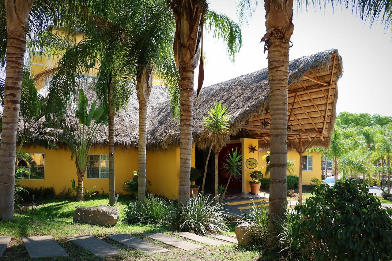 Zar Colima Hotel Exterior photo