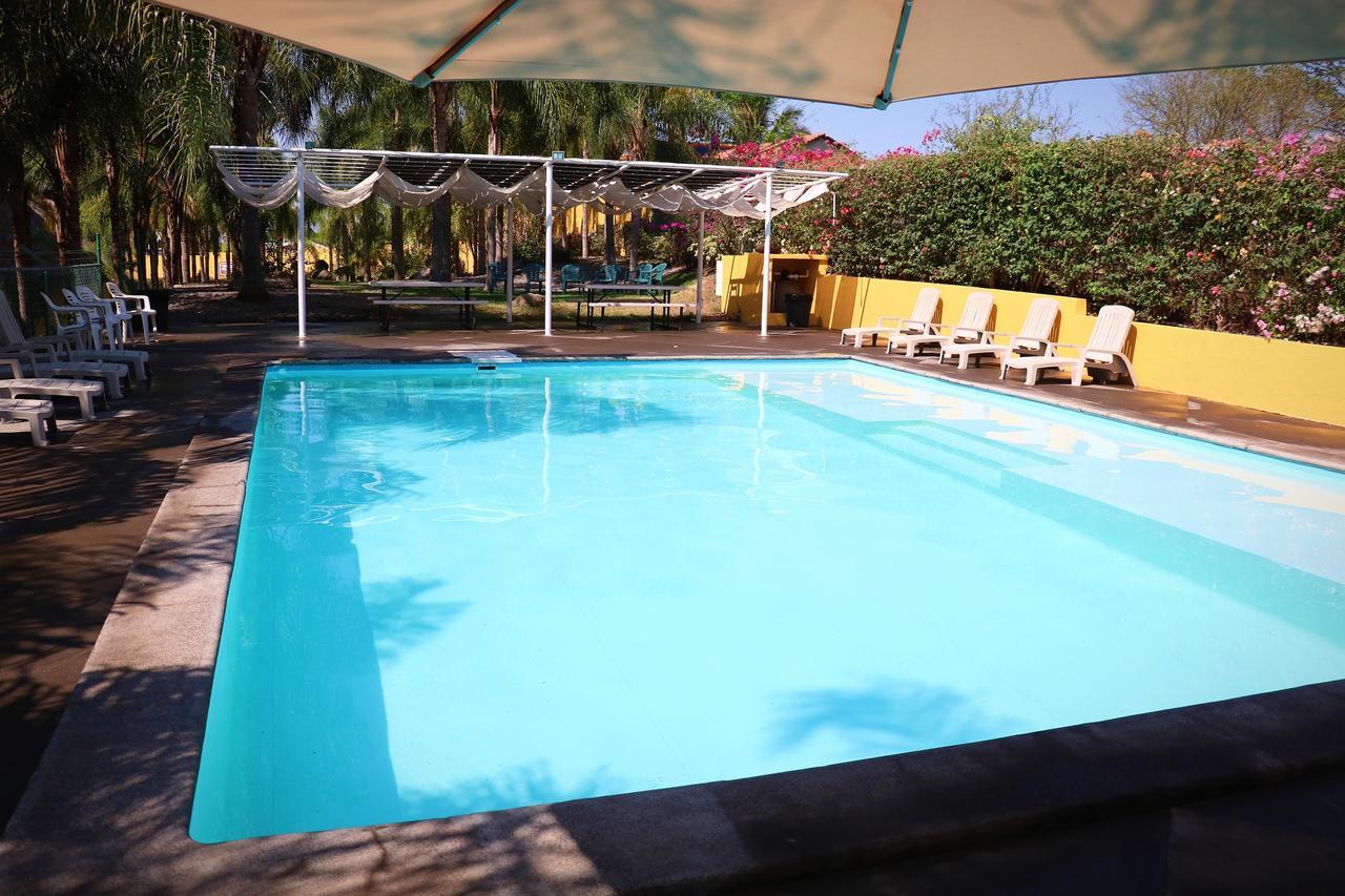 Zar Colima Hotel Exterior photo